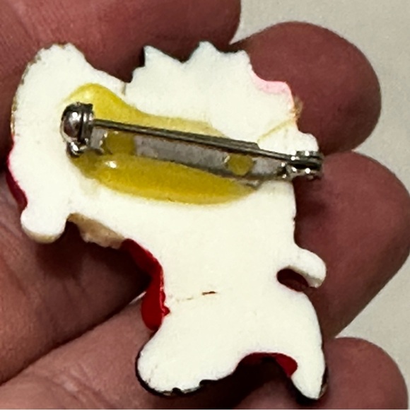 Vintage Santa Brooch Pin Molded Plastic Sitting In A Chair Christmas - Picture 7 of 8